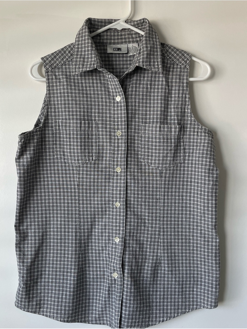 Vintage Sleeveless Button-Up Plaid Top in Black & White